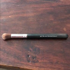 Bare Escentuals Makeup - Soft Focus Eyeshadow Brush Bare Escentuals Makeup - Soft Focus Eyeshadow Brush